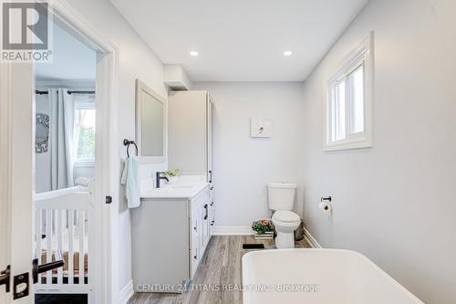 6 Blossom Court, Vaughan, ON - Indoor Photo Showing Bathroom