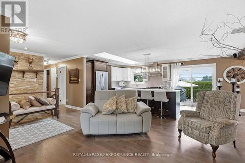 600 Parisien Street, Hawkesbury, ON - Indoor Photo Showing Living Room