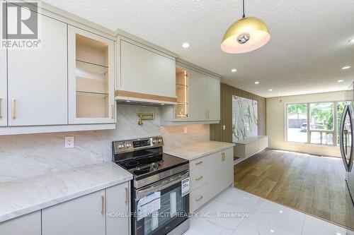 3315 Dwiggin Avenue, Mississauga, ON - Indoor Photo Showing Kitchen