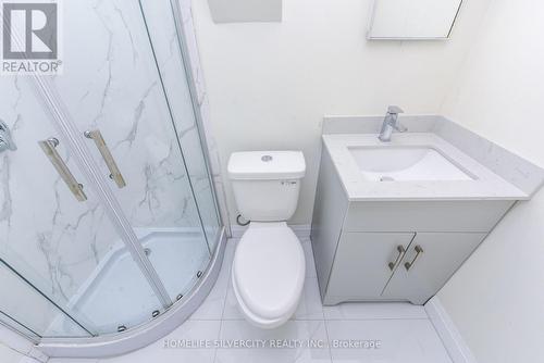 3315 Dwiggin Avenue, Mississauga, ON - Indoor Photo Showing Bathroom