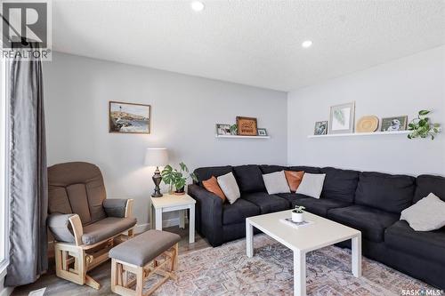 123 Appleby Drive, Saskatoon, SK - Indoor Photo Showing Living Room