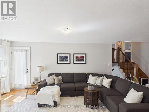 50 Lakefield Drive, Kincardine, ON - Indoor Photo Showing Living Room