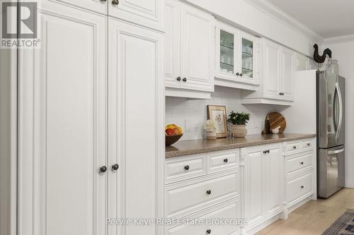 41 South Muskoka Drive, Bracebridge (Macaulay), ON - Indoor Photo Showing Kitchen