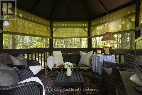 41 South Muskoka Drive, Bracebridge (Macaulay), ON - Indoor Photo Showing Living Room
