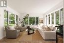 41 South Muskoka Drive, Bracebridge (Macaulay), ON  - Indoor Photo Showing Living Room 