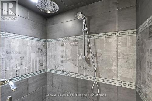 179 Santa'S Village Road, Bracebridge (Monck (Bracebridge)), ON - Indoor Photo Showing Bathroom