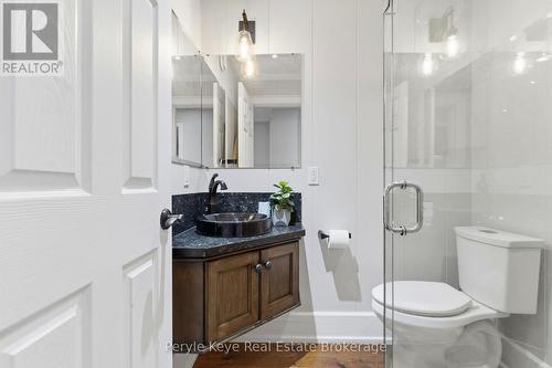 179 Santa'S Village Road, Bracebridge (Monck (Bracebridge)), ON - Indoor Photo Showing Bathroom