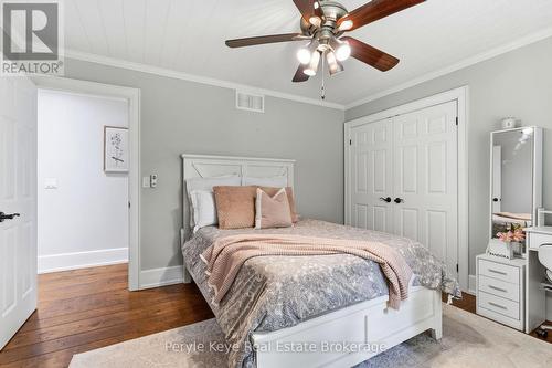 179 Santa'S Village Road, Bracebridge (Monck (Bracebridge)), ON - Indoor Photo Showing Bedroom