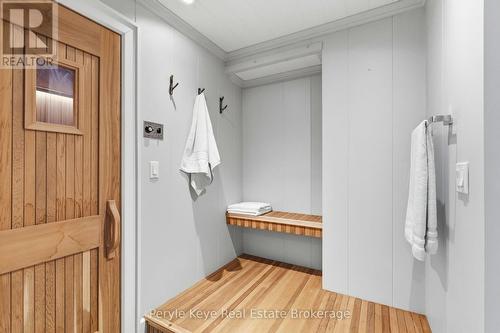 179 Santa'S Village Road, Bracebridge (Monck (Bracebridge)), ON - Indoor Photo Showing Bathroom