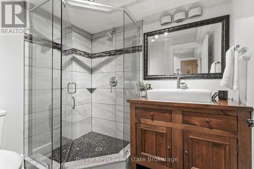 179 Santa'S Village Road, Bracebridge (Monck (Bracebridge)), ON - Indoor Photo Showing Bathroom