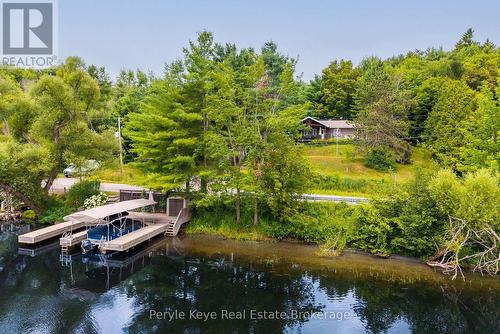 179 Santa'S Village Road, Bracebridge (Monck (Bracebridge)), ON - Outdoor With Body Of Water
