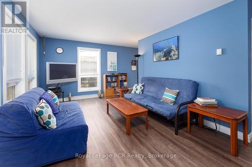 10 1St Ave South Avenue S, Native Leased Lands, ON - Indoor Photo Showing Living Room