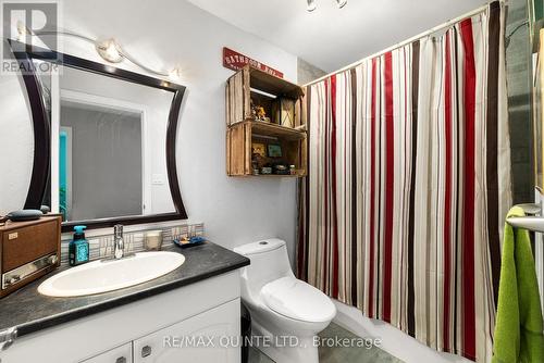 291 Colonial Drive, Quinte West (Murray Ward), ON - Indoor Photo Showing Bathroom