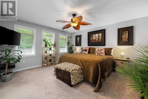 291 Colonial Drive, Quinte West (Murray Ward), ON - Indoor Photo Showing Bedroom