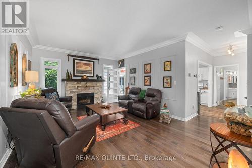 291 Colonial Drive, Quinte West (Murray Ward), ON - Indoor Photo Showing Living Room With Fireplace