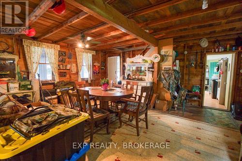 148B Oak Shores Lane, Frontenac (Frontenac South), ON - Indoor Photo Showing Dining Room