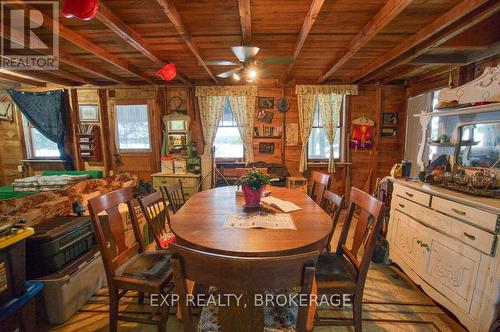 148B Oak Shores Lane, Frontenac (Frontenac South), ON - Indoor Photo Showing Dining Room