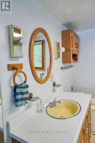 148B Oak Shores Lane, Frontenac (Frontenac South), ON - Indoor Photo Showing Bathroom