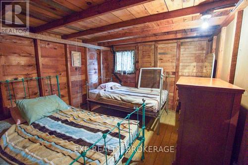 148B Oak Shores Lane, Frontenac (Frontenac South), ON - Indoor Photo Showing Bedroom