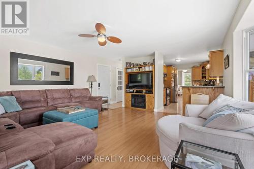 26 Boxen Harbour Lane, Frontenac Islands (Wolfe Island), ON - Indoor Photo Showing Living Room