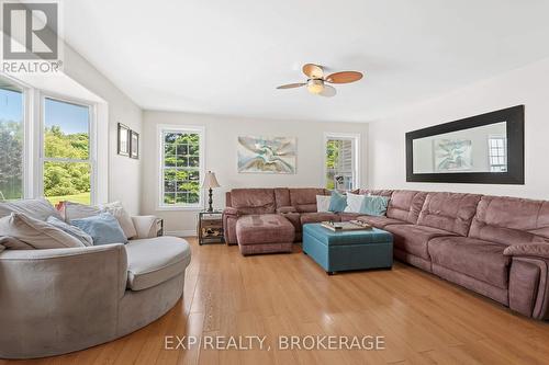 26 Boxen Harbour Lane, Frontenac Islands (Wolfe Island), ON - Indoor Photo Showing Living Room