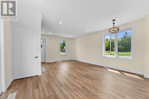 480 Blank Street, Pembroke, ON - Indoor Photo Showing Other Room