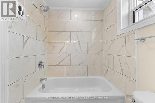 480 Blank Street, Pembroke, ON - Indoor Photo Showing Bathroom