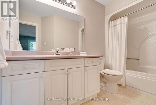 17 - 1151 Riverside Drive, London North (North O), ON - Indoor Photo Showing Bathroom