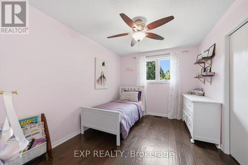 632 Hoover Place, Strathroy-Caradoc (Mount Brydges), ON - Indoor Photo Showing Bedroom