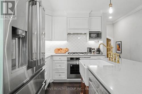 665 Kildare Road, London North (North P), ON - Indoor Photo Showing Kitchen With Upgraded Kitchen