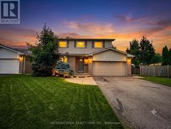 21 MAYVERN CRESCENT  Richmond Hill, ON L4C 5J5