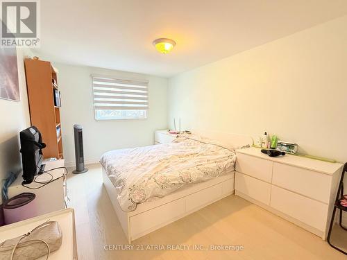 73 Stately Way, Markham, ON - Indoor Photo Showing Bedroom