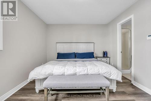 340 Livingstone Street W, Barrie, ON - Indoor Photo Showing Bedroom