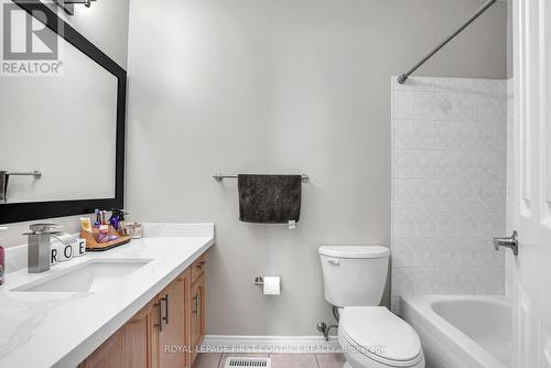 340 Livingstone Street W, Barrie, ON - Indoor Photo Showing Bathroom