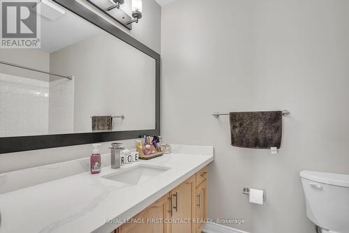 340 Livingstone Street W, Barrie, ON - Indoor Photo Showing Bathroom
