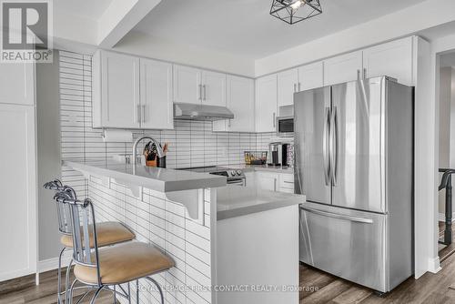 340 Livingstone Street W, Barrie, ON - Indoor Photo Showing Kitchen With Stainless Steel Kitchen With Upgraded Kitchen