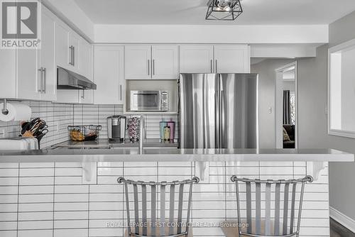 340 Livingstone Street W, Barrie, ON - Indoor Photo Showing Kitchen With Stainless Steel Kitchen With Upgraded Kitchen