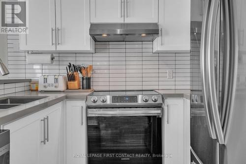340 Livingstone Street W, Barrie, ON - Indoor Photo Showing Kitchen With Double Sink