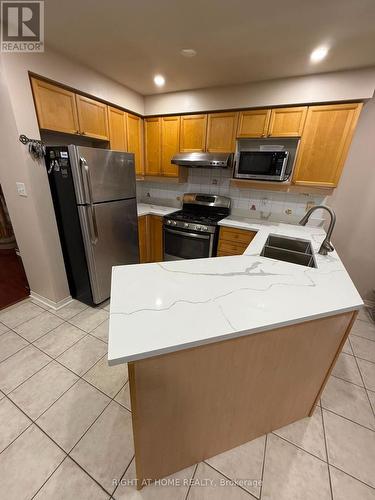 5986 Long Valley Road, Mississauga, ON - Indoor Photo Showing Kitchen With Double Sink