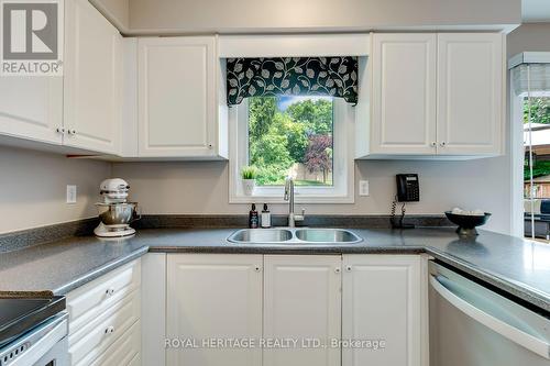 1451 Ravensmoor Crescent, Mississauga, ON - Indoor Photo Showing Kitchen With Double Sink