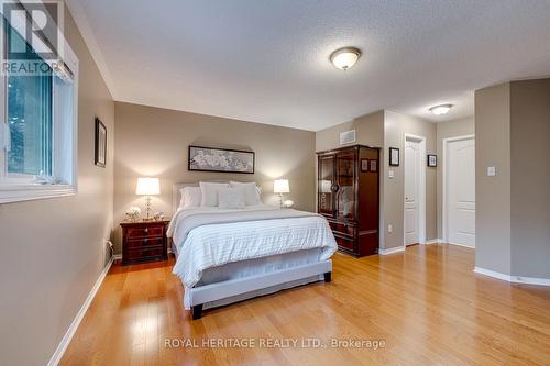 1451 Ravensmoor Crescent, Mississauga, ON - Indoor Photo Showing Bedroom