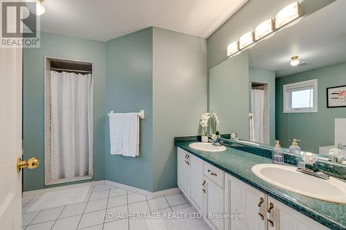 1451 Ravensmoor Crescent, Mississauga, ON - Indoor Photo Showing Bathroom