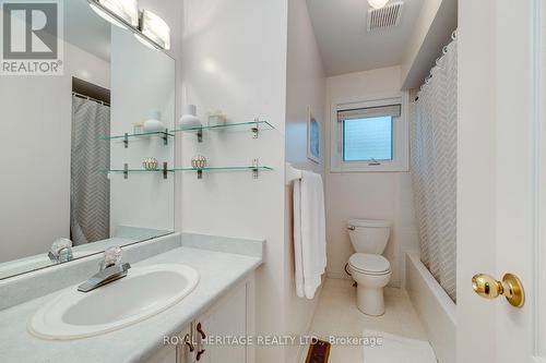 1451 Ravensmoor Crescent, Mississauga, ON - Indoor Photo Showing Bathroom