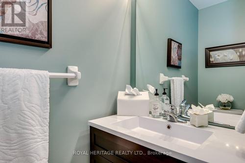 1451 Ravensmoor Crescent, Mississauga, ON - Indoor Photo Showing Bathroom