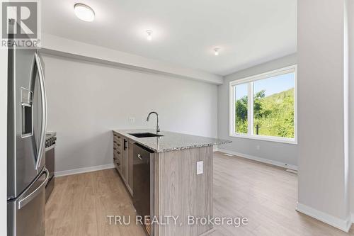 706 Expansion Road, Ottawa, ON - Indoor Photo Showing Kitchen