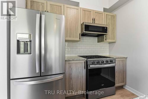 706 Expansion Road, Ottawa, ON - Indoor Photo Showing Kitchen With Stainless Steel Kitchen