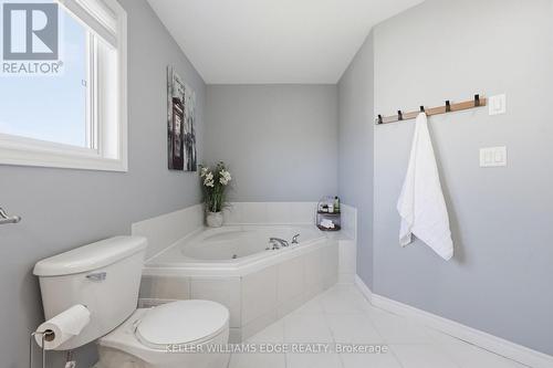 33 Jane Street, West Lincoln, ON - Indoor Photo Showing Bathroom
