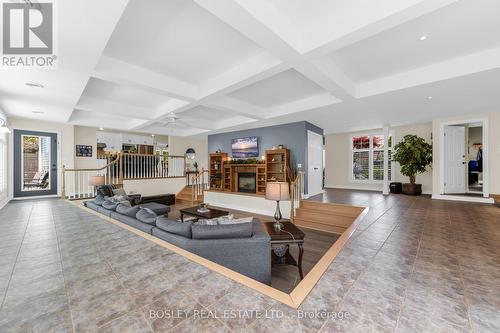 166 Lakeshore Road, St. Catharines (Vine/Linwell), ON - Indoor