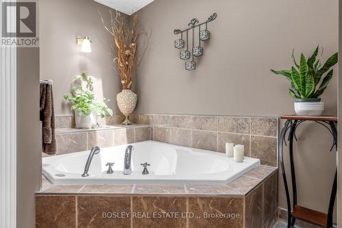 166 Lakeshore Road, St. Catharines (Vine/Linwell), ON - Indoor Photo Showing Bathroom