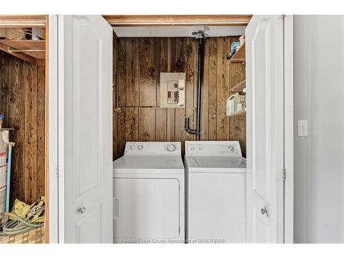 1721 Glendale, Windsor, ON - Indoor Photo Showing Laundry Room